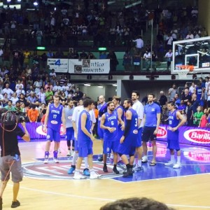 Una immagine dell'Italbasket impegnata in una amichevole giocata al palazzetto di Trieste. 