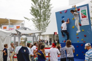 Un momento di arrampicata alla rassegna Expo per lo Sport 2015