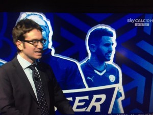 Una immagine dello studio di SkyCalcioHD post conquista del trofeo della Premier league da parte del Leicester City