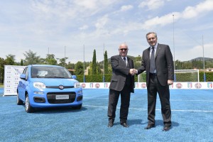 DISTRIBUTION FREE OF CHARGE-NO SALE Foto LaPresse 26/05/2016 Coverciano - Firenze sport Coverciano, presentazione "Pandazzurri" nella foto: Carlo Tavecchio, presidente Figc e Alfredo Altavilla,Chief Operating Officer Europe, Africa and Middle East (EMEA)