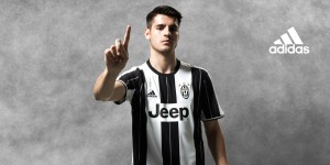 Alvaro Morata con la maglia Juventus-Adidas stagione 2016/17. 