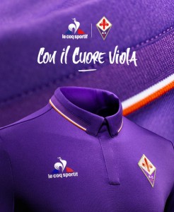 Una immagine della campagna adv di Le Coq Sportif per il lancio della maglia viola stagione 2016/17