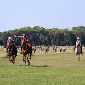 ToscanaEnduranceLifestyle2016-arrivo-gara-concorrenti-equitazione
