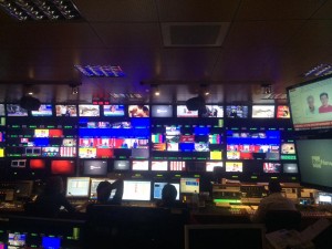 L'interno di una media room di Sky Italia