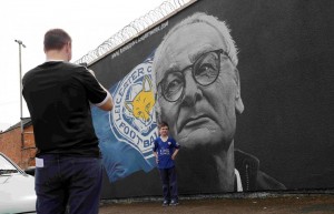 Un graffiti su un muro di Leicester City dedicato a Claudio Ranieri allenatore dei Foxes - foto tratta dal web 
