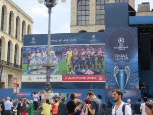 milano-piazza-Duomo-Finale-2016-ChampionsLeague-Uefa-Fan-experience-FR