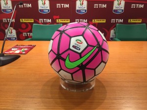 Il pallone Nike della finale Tim Cup 2016 tra AC Milan e Juventus FC (stadio Olimpico)