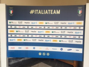 Il backdrop di #ItaliaTeam con gli sponsor della spedizione olimpica azzurra per RIO2016