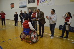 Il presidente della FIGH, Francesco Purromuto, con gli atleti della nazionale italiana di Wheelchair Handball