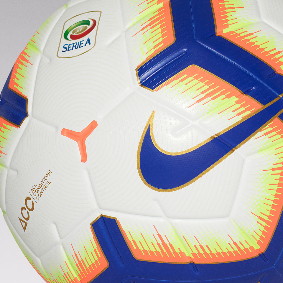 pallone nike serie d