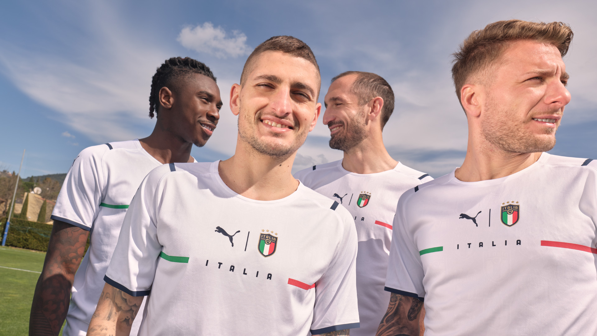 Puede ser ignorado Tortuga Almacén NAZIONALE ITALIANA: PUMA LANCIA L'INNOVATIVO AWAY KIT PER L'EUROPEO -  Sporteconomy